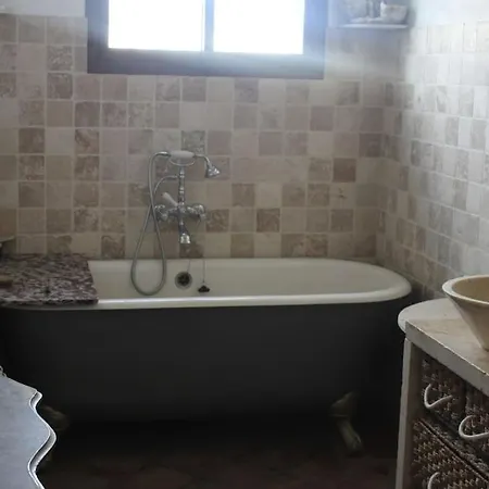 Holiday home Maison En Campagne Provencale *